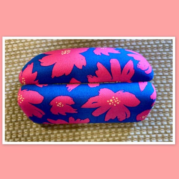 Vera Bradley Hard Clamshell Eyeglass Case - Picture 3 of 3